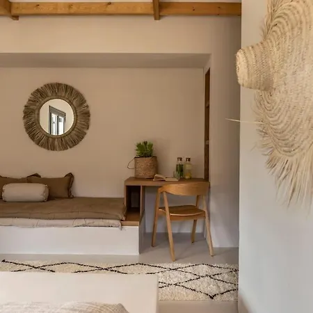 Naos Villa