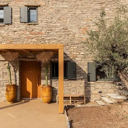 Villa Naos *