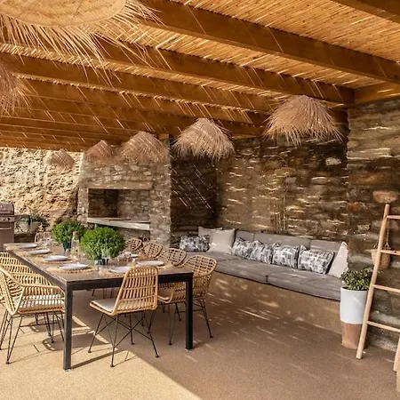Naos Villa *
