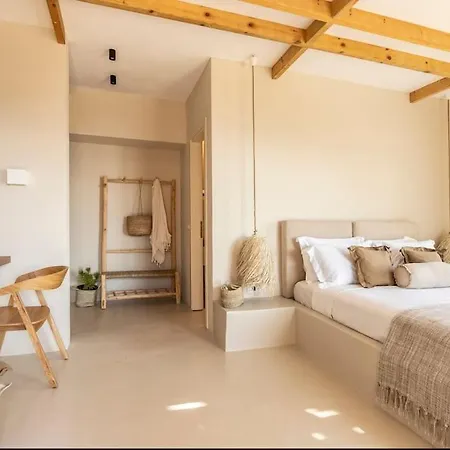 Naos Villa