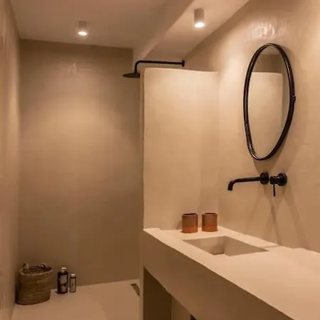 Naos Villa *
