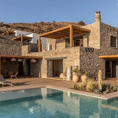 Villa Naos