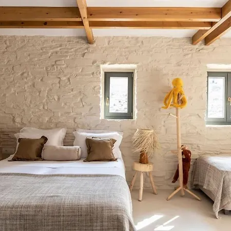 Naos Villa Ioulis