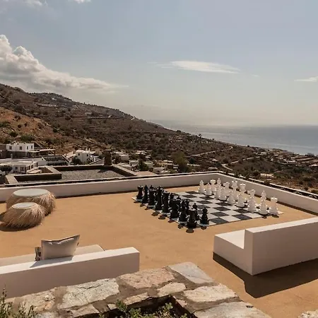 Naos Villa