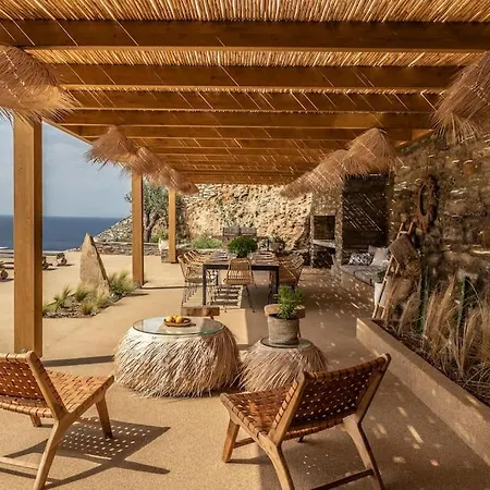 Naos Villa *
